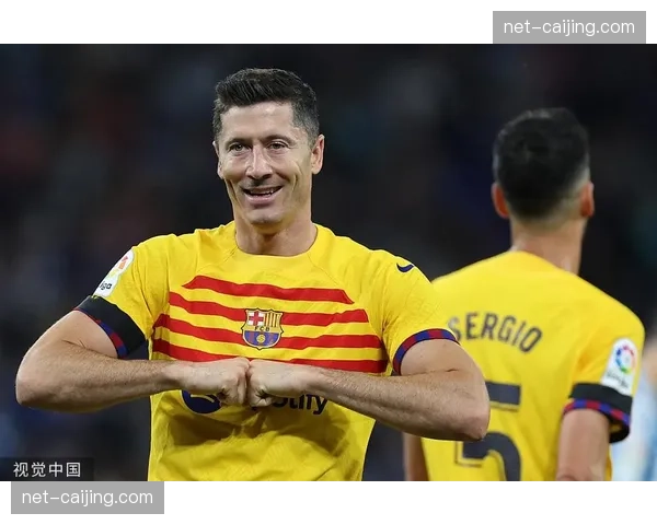 老将莱万状态保持成巴萨卫冕关键,锋线轮换策略受关注。 老将莱万状态保持成巴萨卫冕关键,锋线轮换策略受关注。